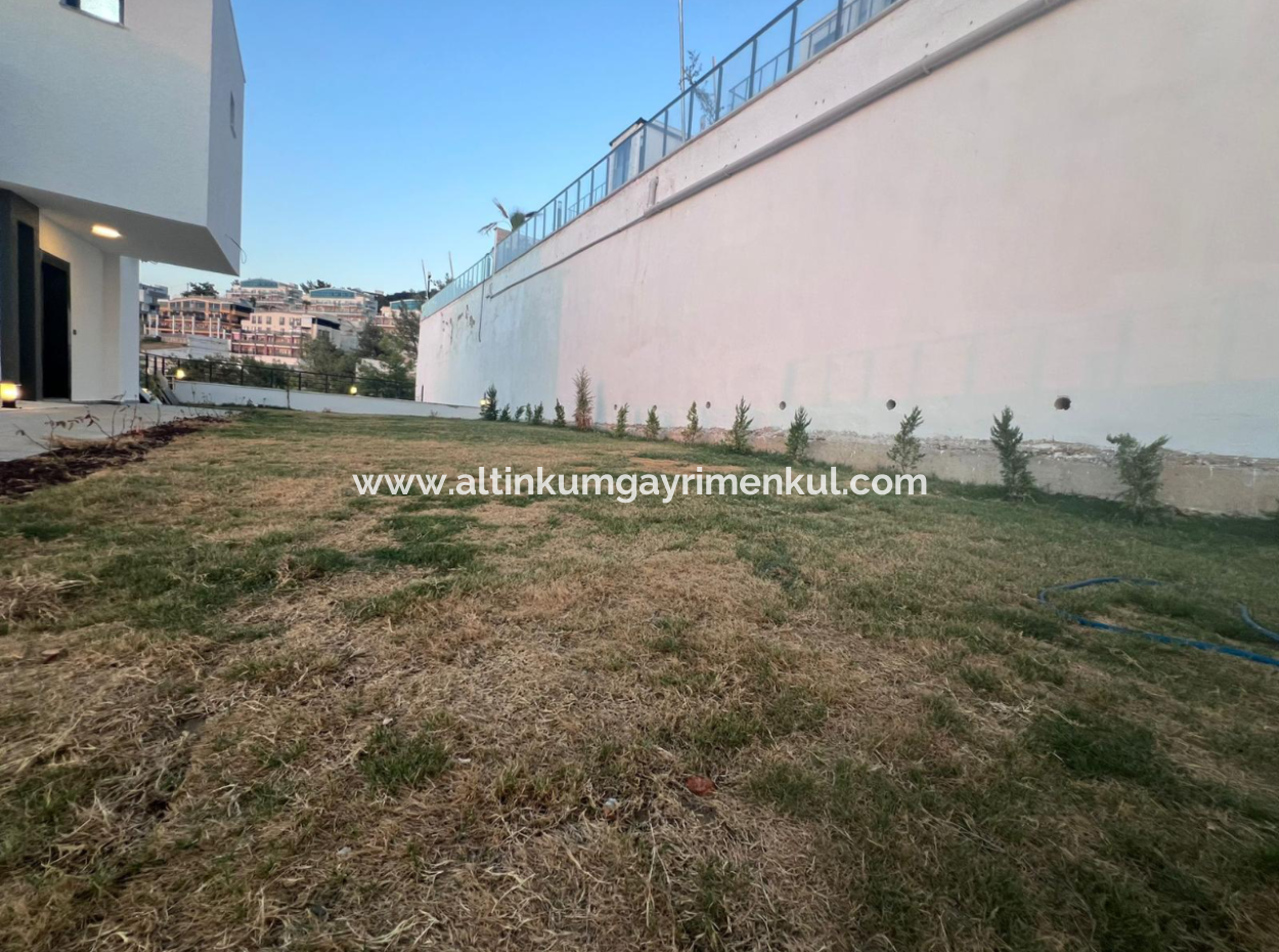 Didim  Akbük Satilik Deniz Manzaralı 4+1 Havuzlu Villa