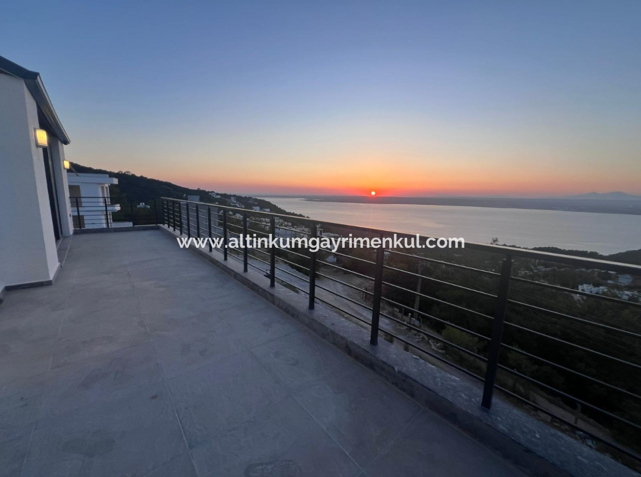 Didim  Akbük Satilik Deniz Manzaralı 4+1 Havuzlu Villa
