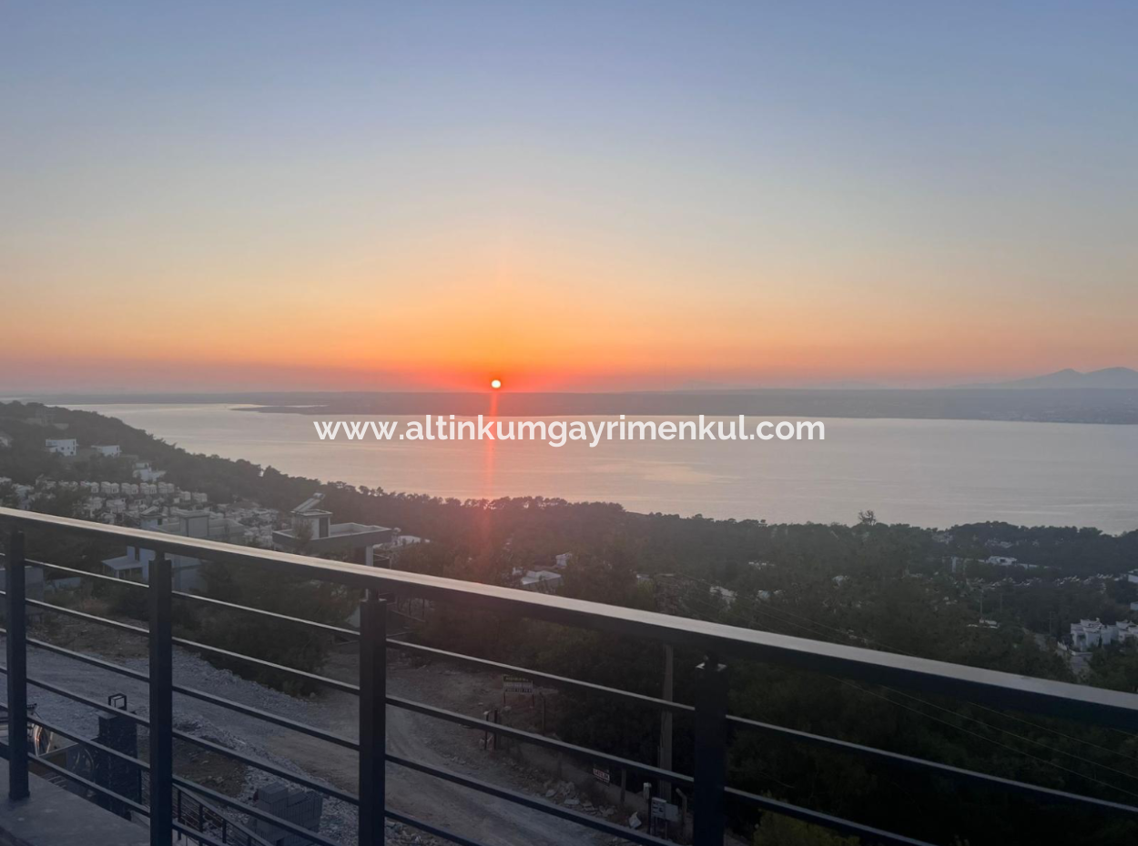 Didim  Akbük Satilik Deniz Manzaralı 4+1 Havuzlu Villa